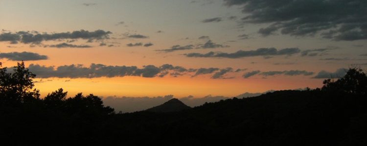 Atardeciendo detrás del Montcau