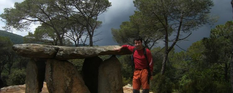 Joaquín junto al Dolmen de Pedra Gentil