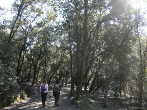 Anna y Raquel camino de Can Codina