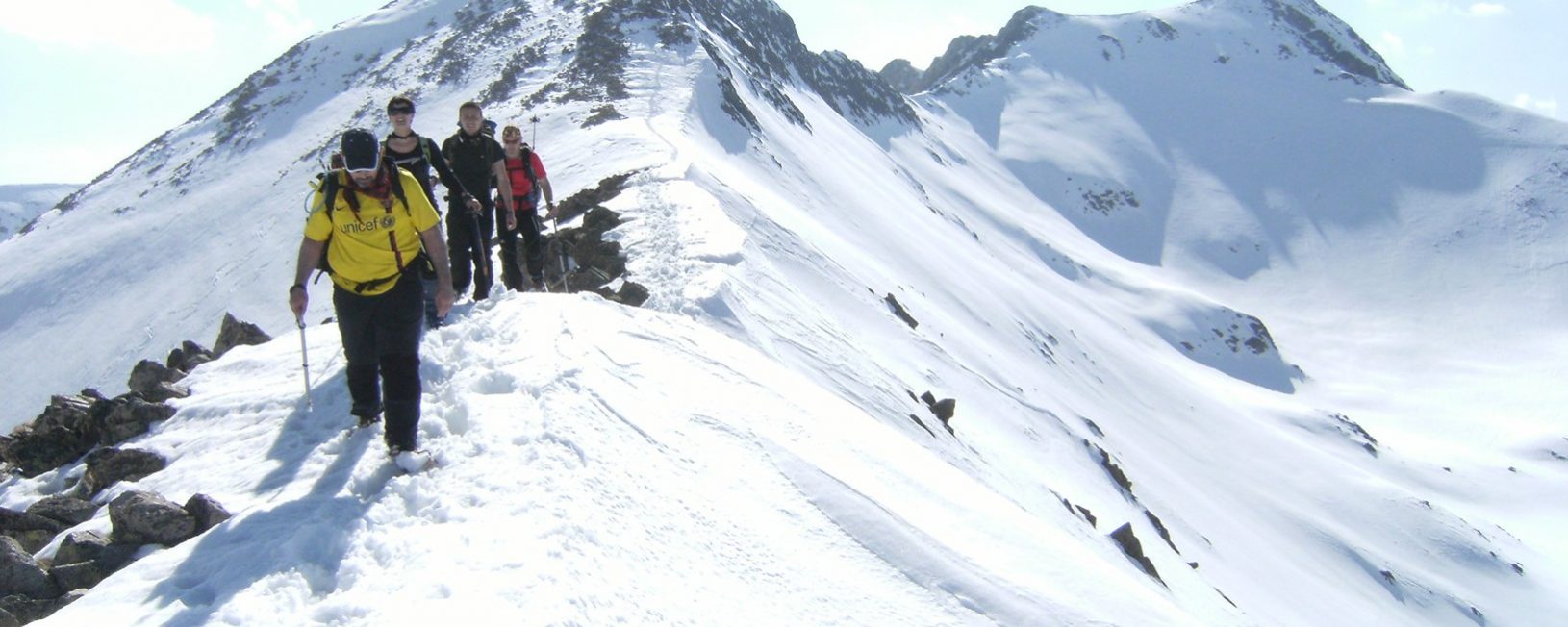 Delante Paco bajando del Pic de Freser, a la derecha el Pic de l’Infern