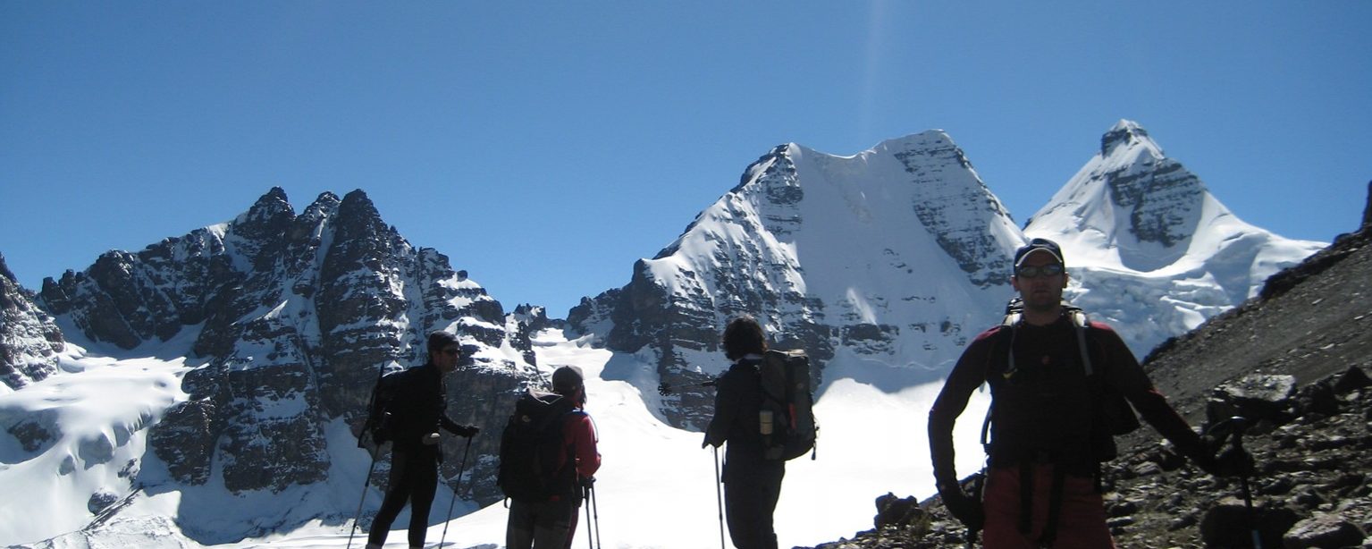 A la derecha Javi, a la izquierda Joaquín, detrás a la derecha la Cabeza de Cóndor con su Ala Izquierda a su izquierda
