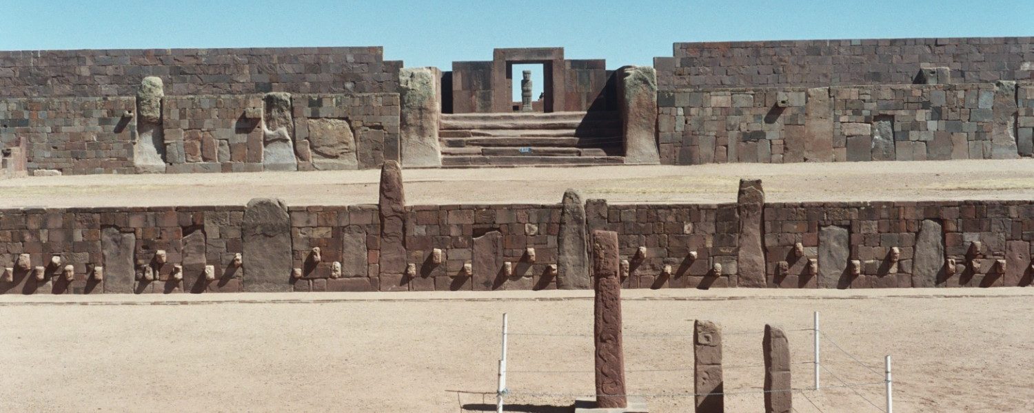 Templete Semisubterráneo y detrás Kalasasaya