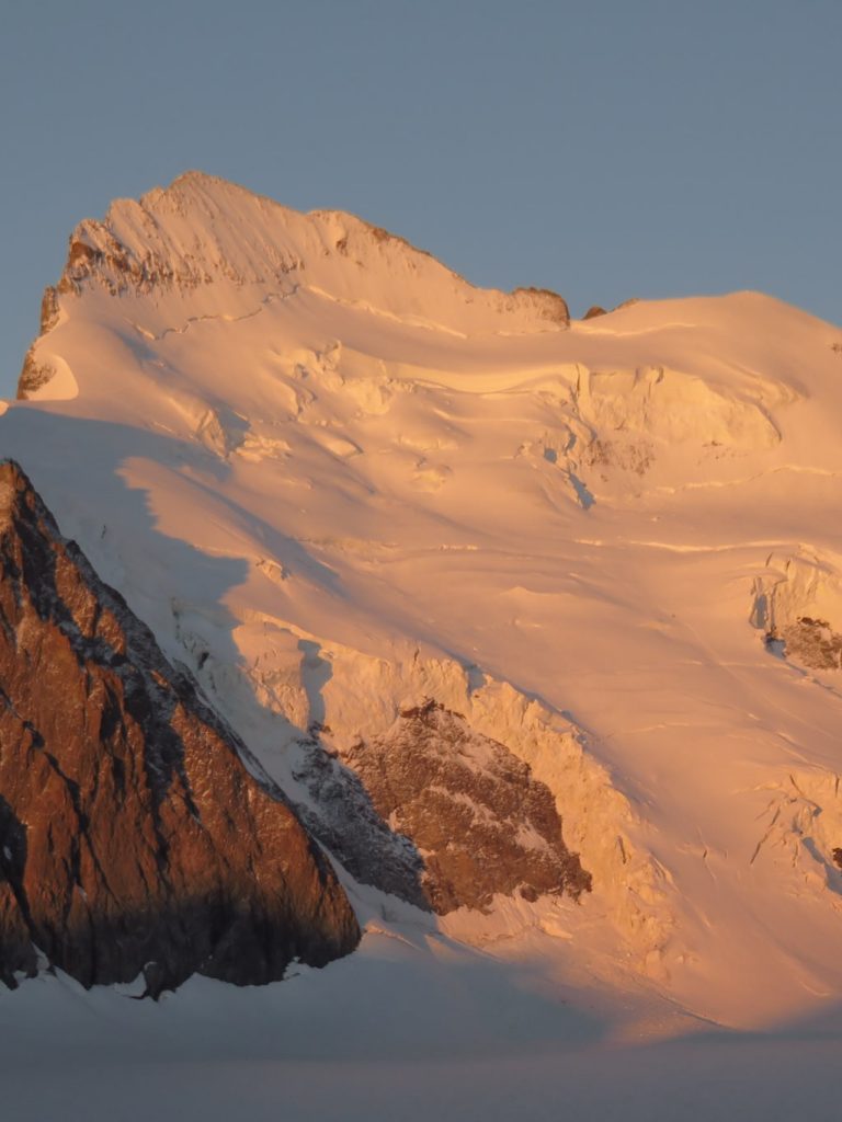Amanece en el Barre Des Écrins