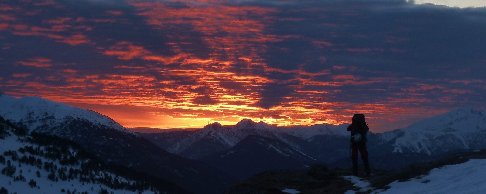 Joaquín fotografiando el atardecer en el Pirineo de Andorra