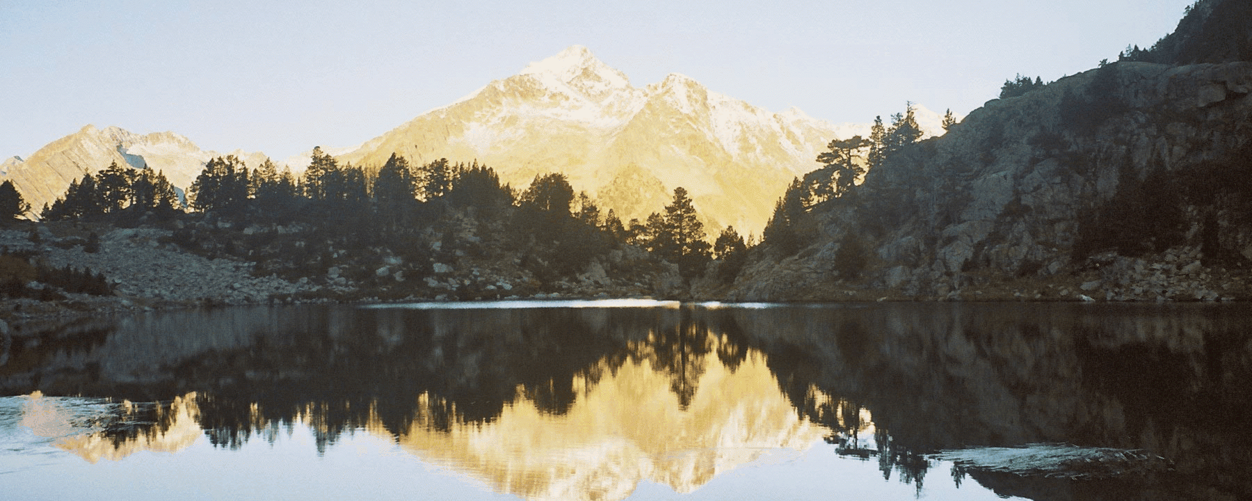 Amanece en el Estany de los Besiberris