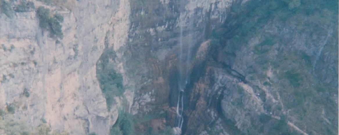 Cueva y Chorros del Río Mundo