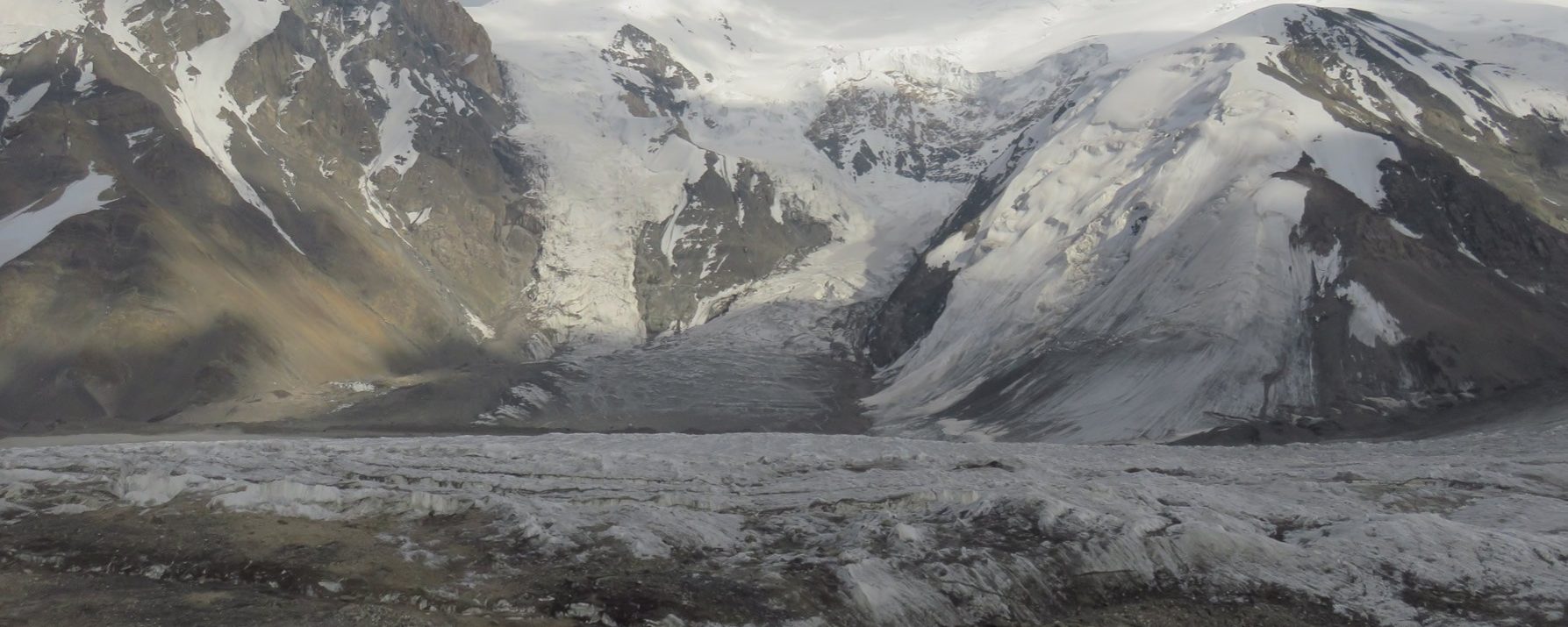 Atardecer en el Campo 1 del Pico Lenin