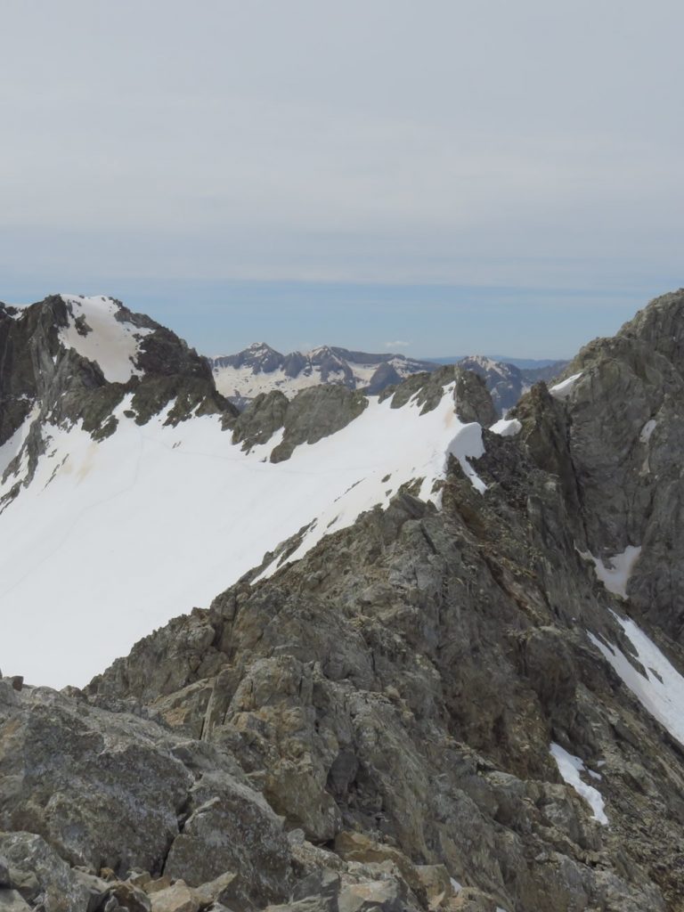 A la izquierda el Argualas y a la derecha el Algas desde la cima del Algas Norte