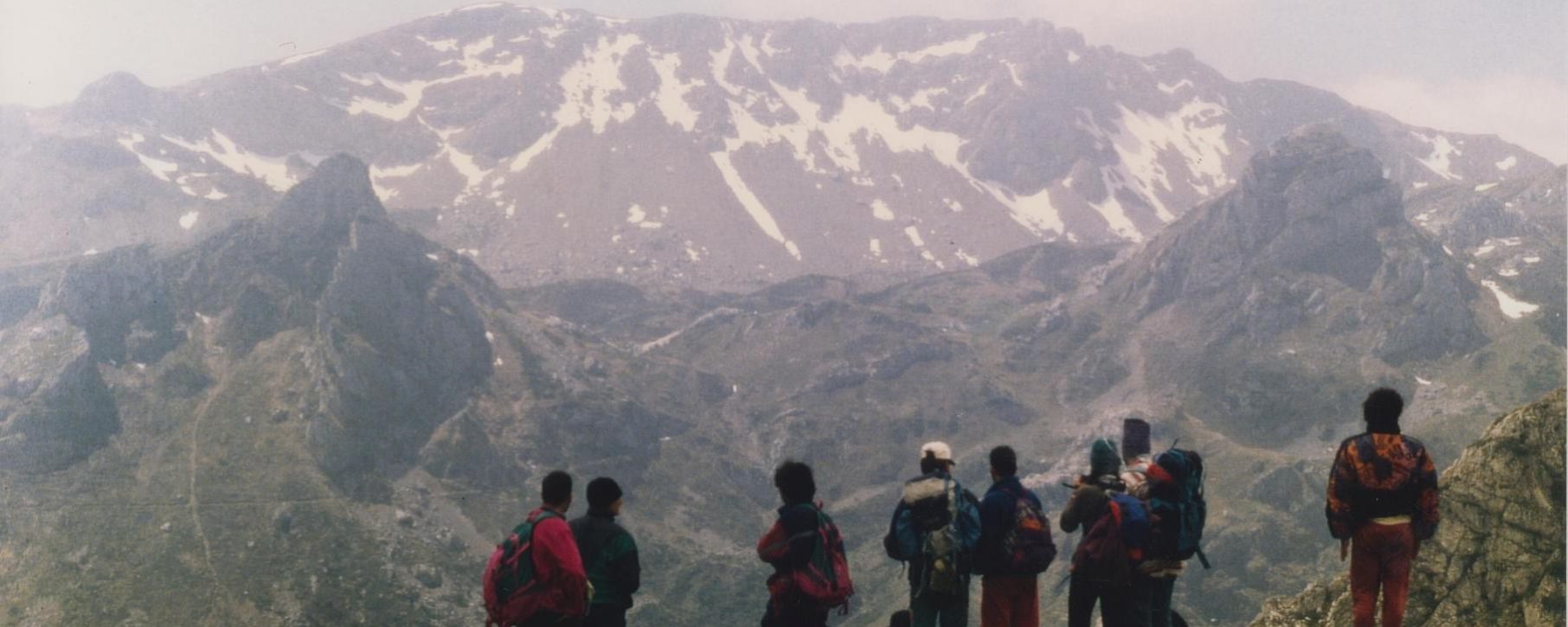 Arriba Sierra de CHagüenzos con Peña Chana