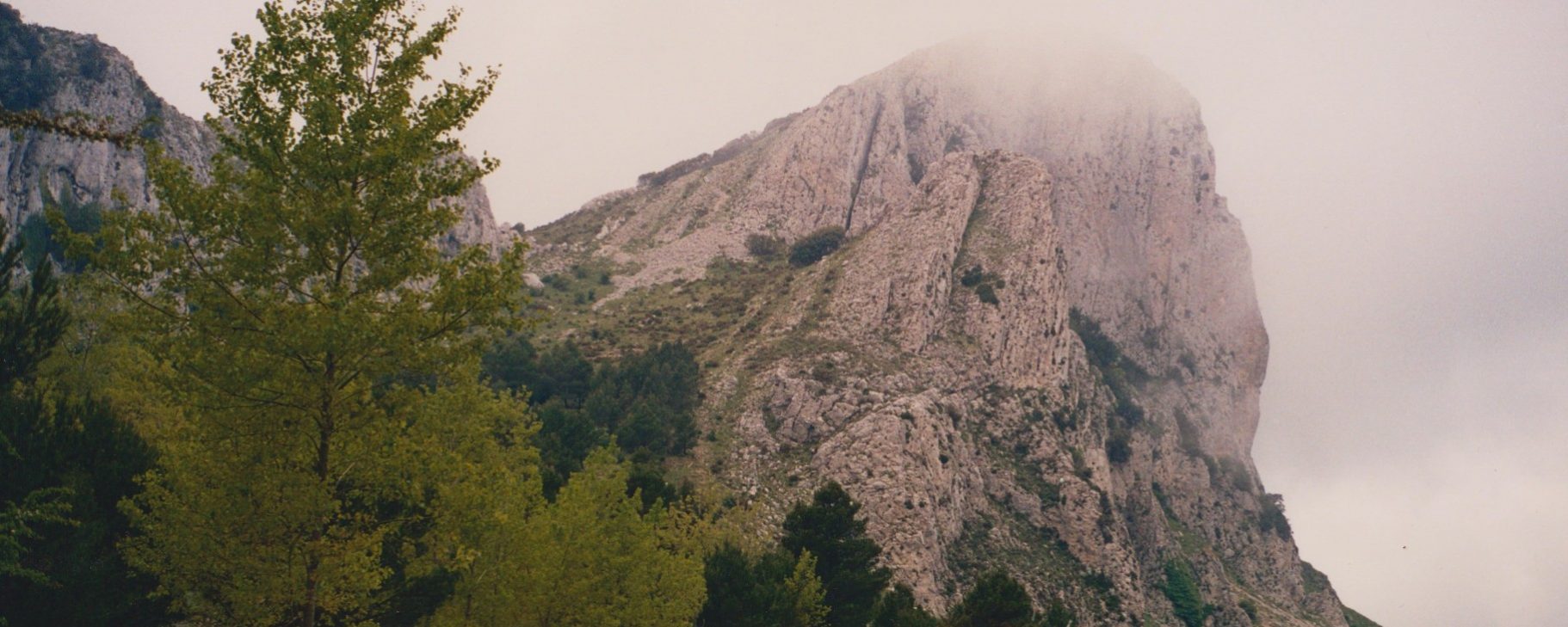 Penya Alta o Cerro de Los Parados sobre la Font dels Teixos