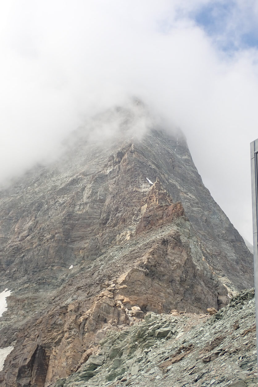 Arista Hörnli hasta la cubierta cima del Cervino desde el Refugio Hörnli, 3.260 mts.